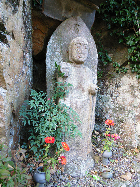 伊勢本街道にある御杖村の文化財産の石仏